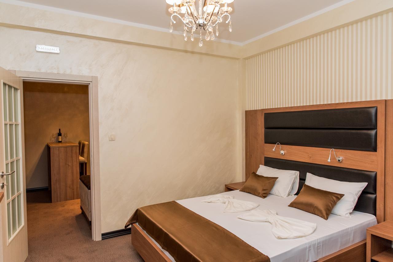 Hotel Crnogorska Kuca Podgorica Eksteriør billede